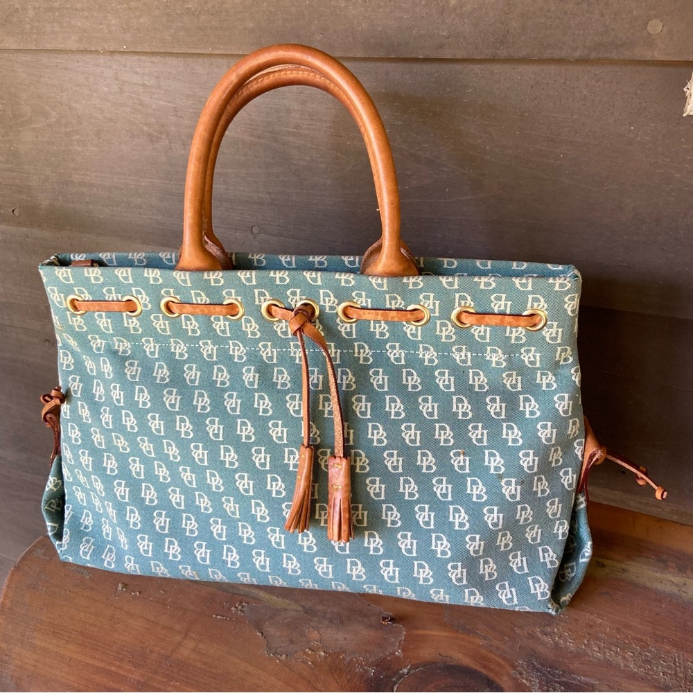 Dooney & Bourke Womens Vintage Satchel Hand Bag Purse- Excellent Used Condition!